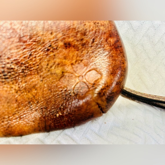 PATRICIA NASH Tooled Leather Kiss-Lock Wristlet Bag. 100% leather - Picture 3 of 10